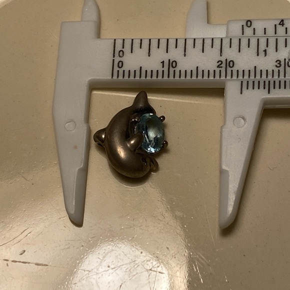 ๐ Vintage adorable 925 sterling silver, blue topaz dolphin slider pendant. - Picture 9 of 9